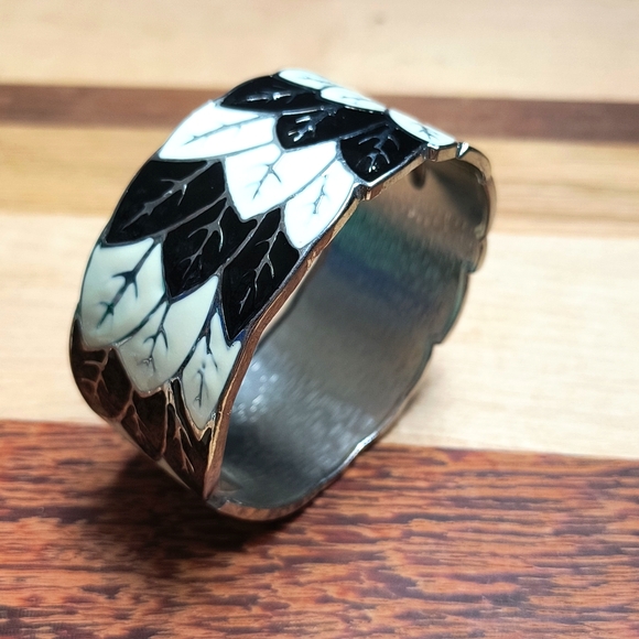 Inged Bracelet Peacock Fashion Enamel Silver Tone Blk/Ivory - Picture 8 of 12